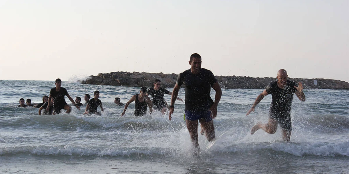 מסעות ואימונים בים